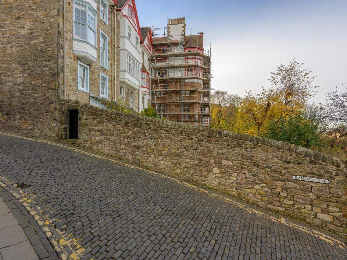 Pass The Keys Historic Ramsay Garden Apt With Balcony Views 爱丁堡 外观 照片