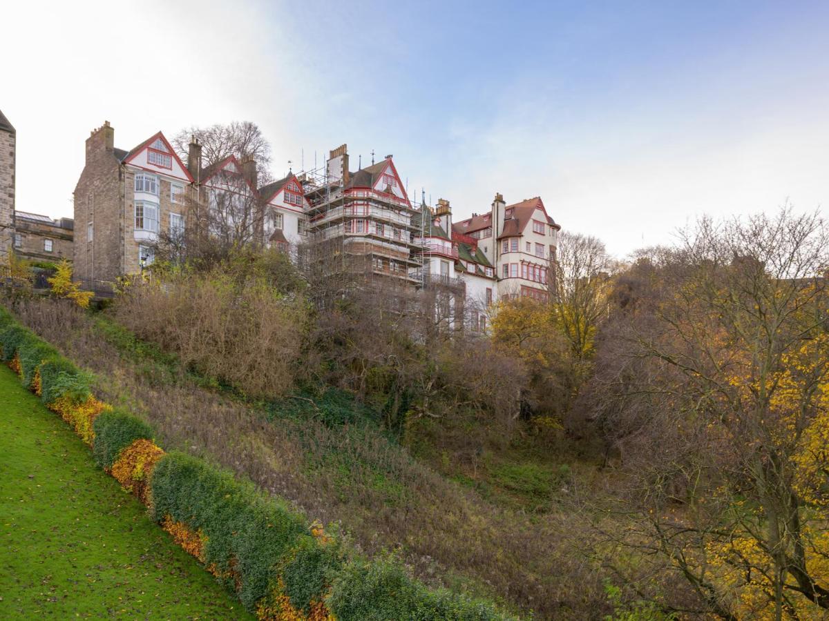 Pass The Keys Historic Ramsay Garden Apt With Balcony Views 爱丁堡 外观 照片